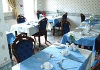 Hall Park Self Check In 3*