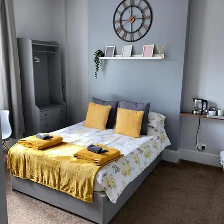 Hall Park Self Check In Πανδοχείο 3*