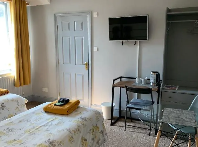 Hall Park Self Check In 3*