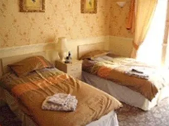 Hall Park Self Check In 3*