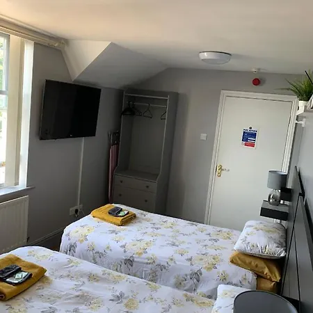 Hall Park Self Check In بيت ريفي ووركينجتون
